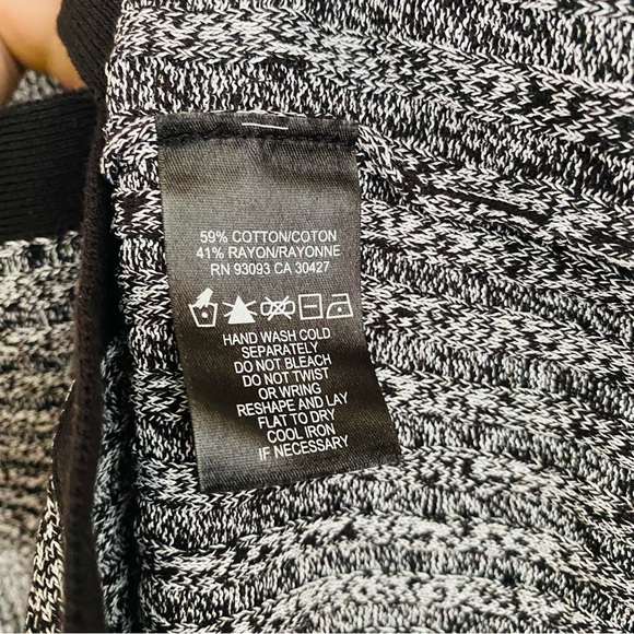 Nic + Zoe Gray & Black Button Down Sweater Cardigan Size Medium - Picture 9 of 9